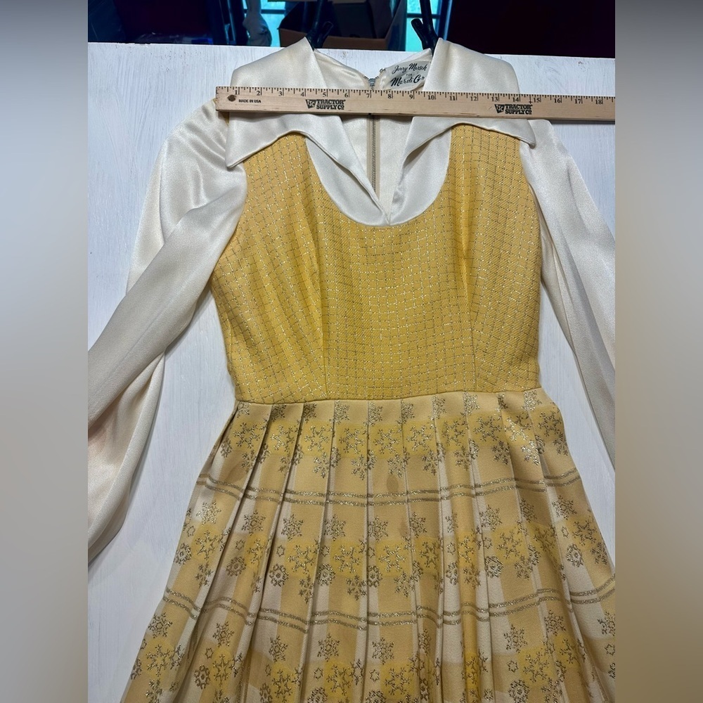 Vintage Jerry Marsch for Mardi Gras Yellow Maxi Dress 1970s Snowflake Print Gown - Picture 9 of 14